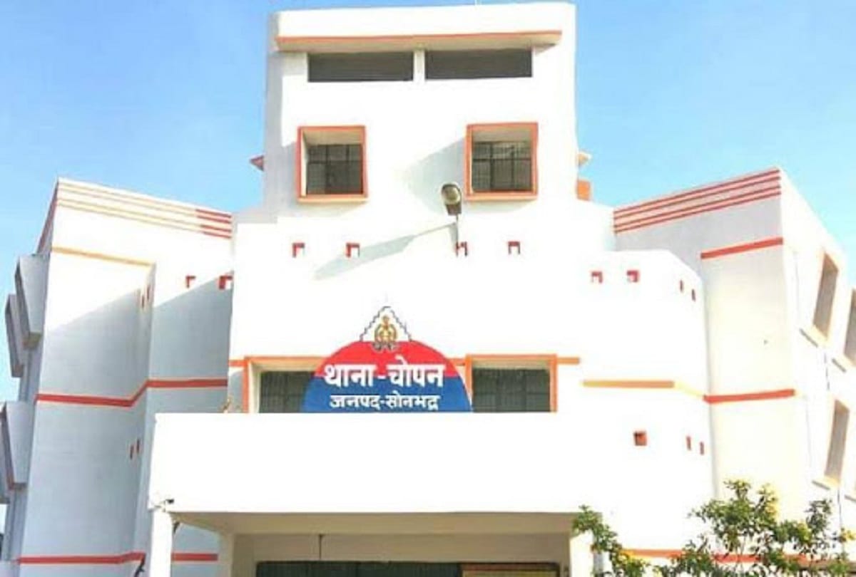 drunk motor mechanic thrown wife and children out of from house then commited suicide by hanging himself  chaos in family