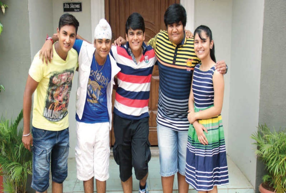 TMKOC: Three-year-old photo of Sonu going viral on the internet coule seen kissing in the background