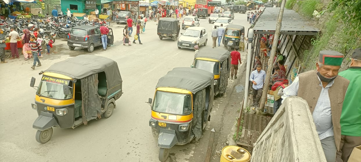 rampur adminstration take action against auto driver