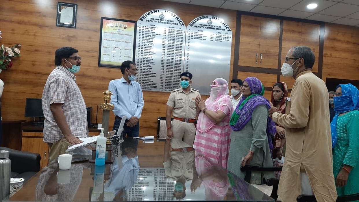 audio viral between Nagar Parishad chairman and contractor, both are abusing