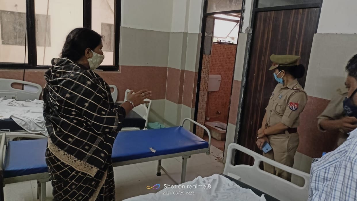 Seeing the dirt and condition of the beds in the district hospital, the commission members were upset
