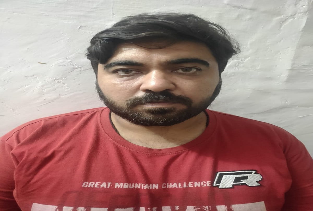 Breach in the security of Bareilly airport, Zareen arrived after traveling from Mumbai on a fake name