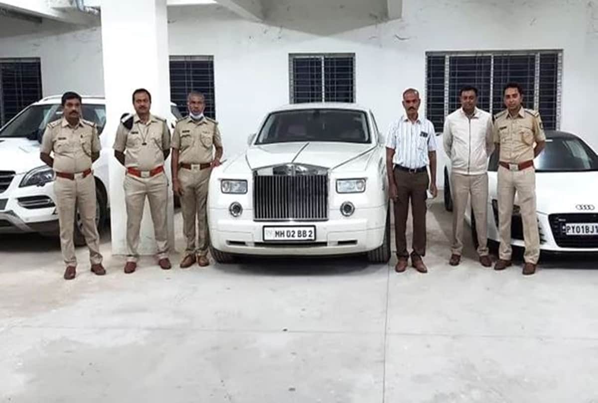 Rolls royce car registered in the name of amitabh bachchan seized by Bengaluru police read details