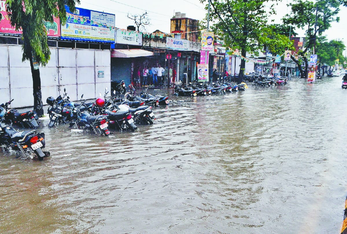 Flood news Villagers in panic due to rise in water level of Ghaghra river in Sant Kabir nagar