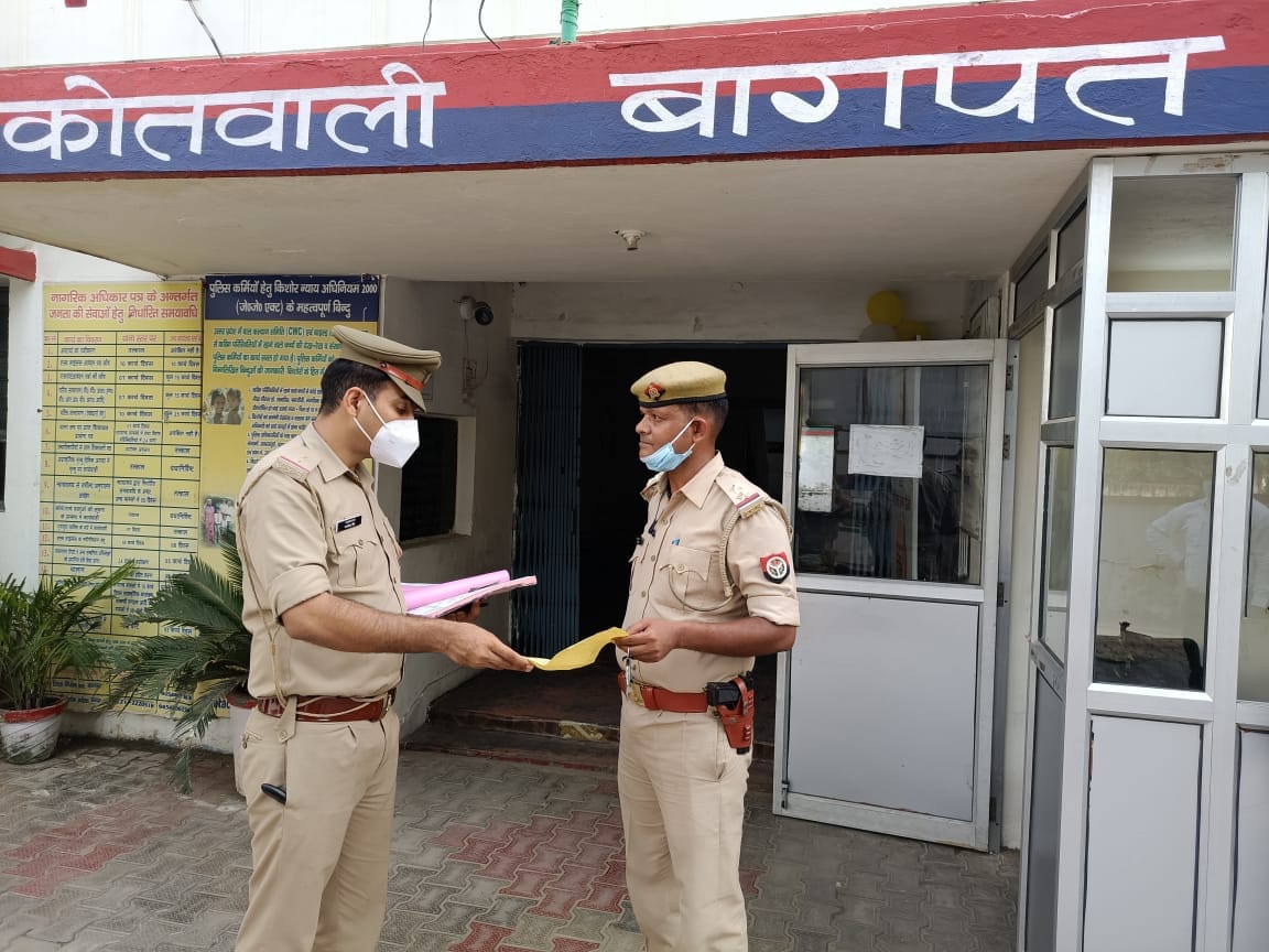 Inspector and soldier's challan for not applying mask