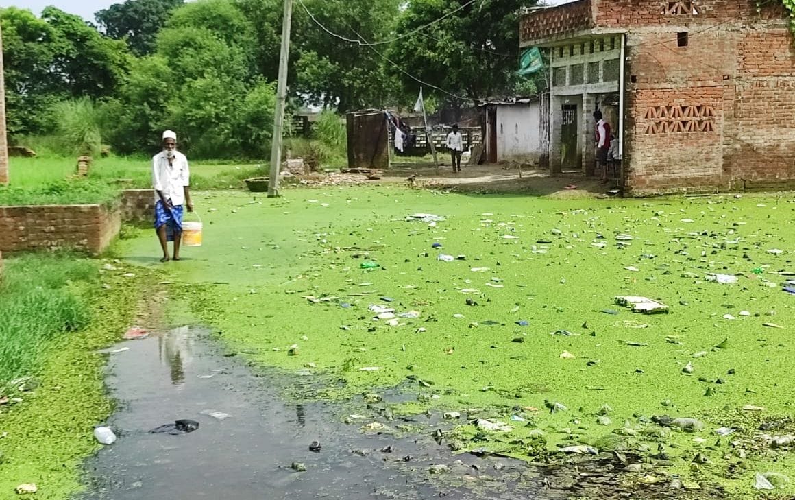 Diarrhea spread feet in Niyamatpur, innocent died, dozens sick