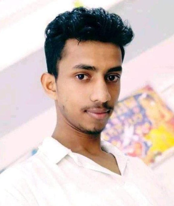 Dead body of ITI student found hanging