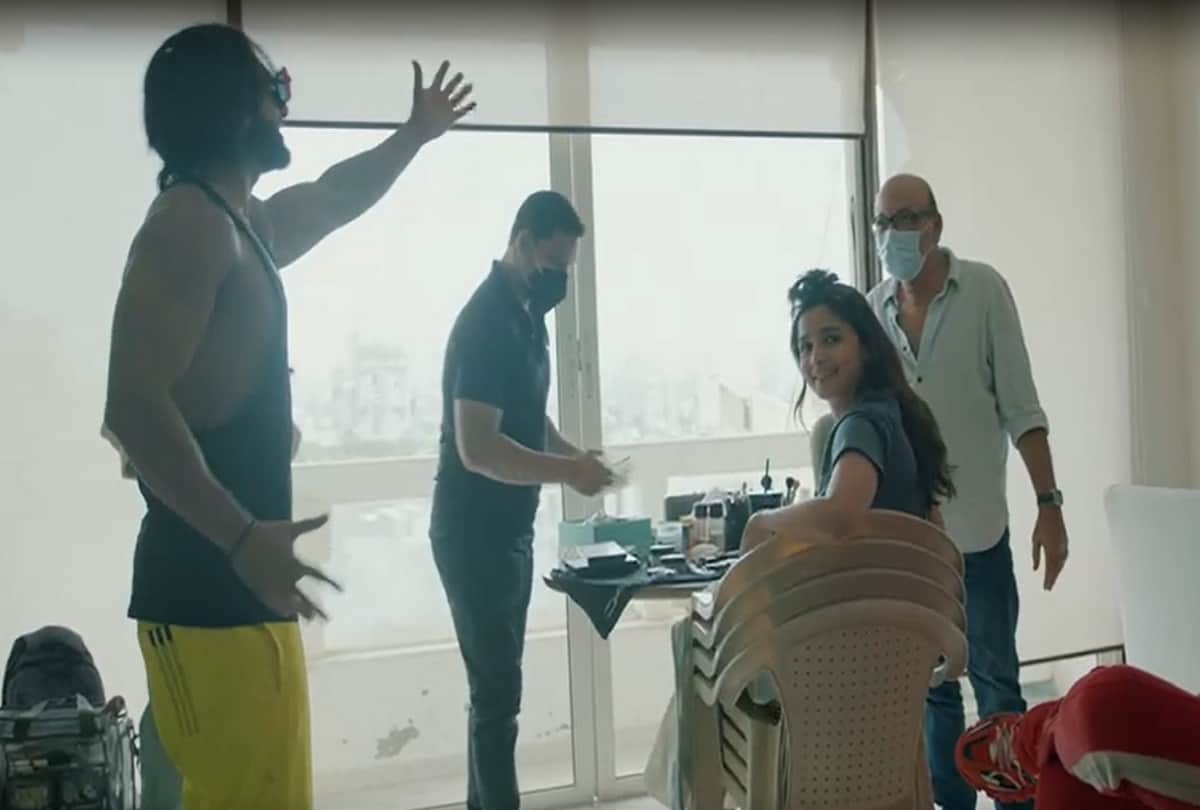 Filmy Wrap shahid kapoor film jersey boycott KGF Chapter 2 Box Office Collection Week 1 Kareena Kapoor Troll Aamir Khan film laal singh chaddha Rocky aur Rani ki Prem Kahani set photos Read 10 news from the entertainment world