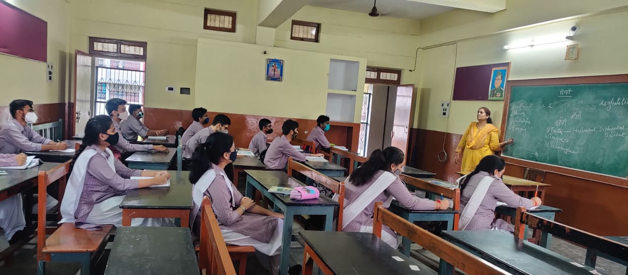 Aligarh: Studying in private convent, children of Basic did not care about school