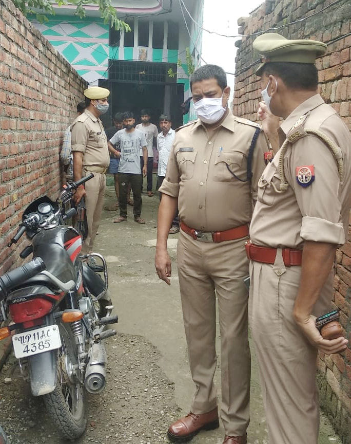 A young man who went to intervene in a quarrel was killed by hitting a rod