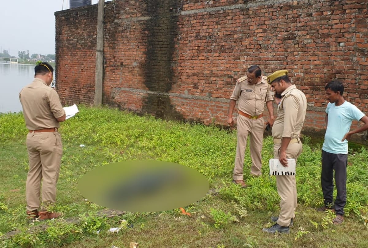 Dead body of young man found landing in river at Gorakhpur