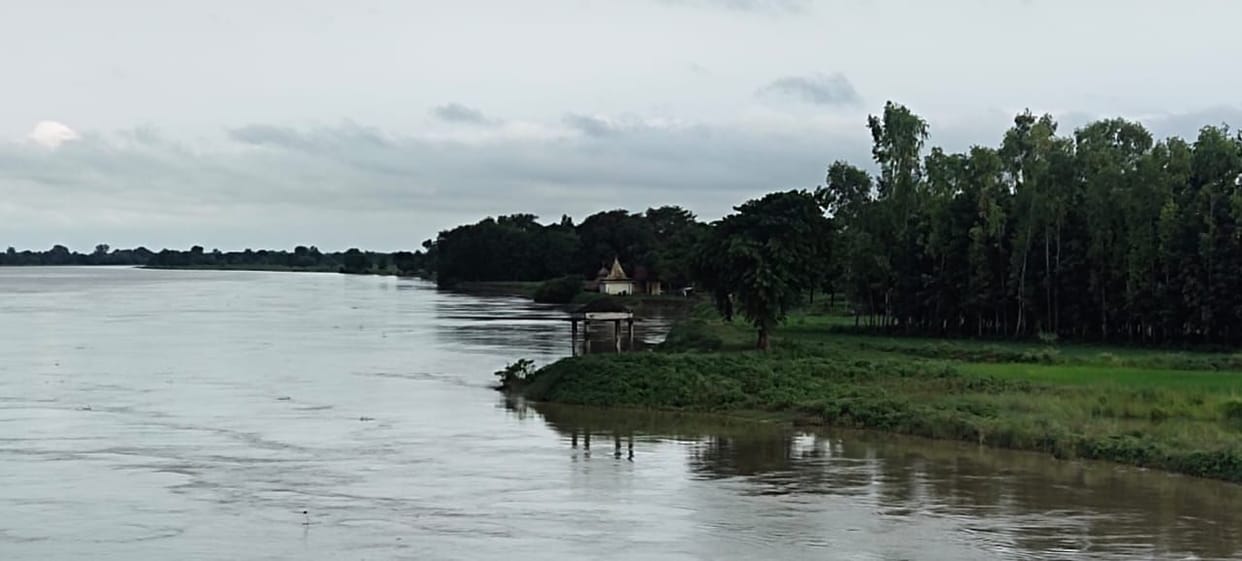 Rapti river nears danger mark