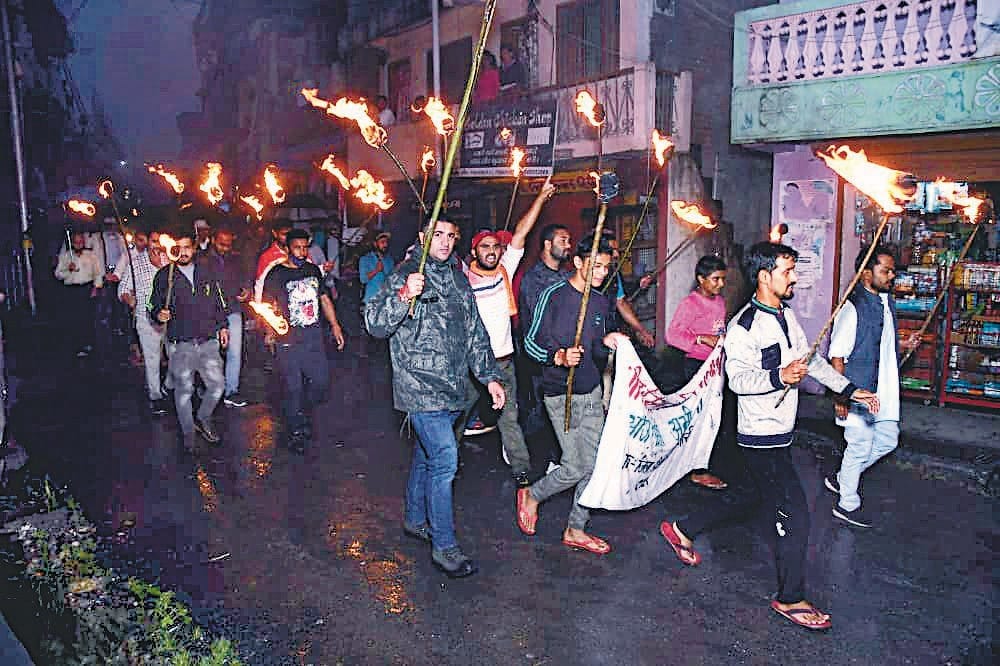 Torch procession taken out in Didihat for the demand of the district
