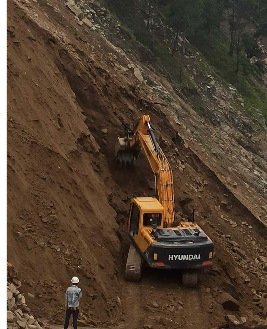 Tanakpur-Pithoragarh NH could not open even on the third day