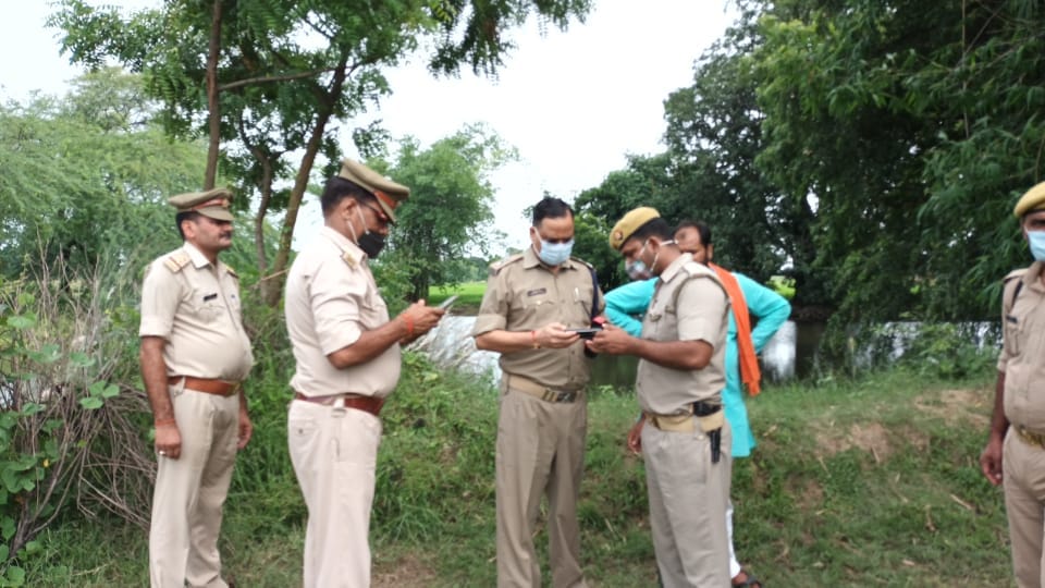 Missing girl dead body recoverd from pond in jaunpur police entangled in murder or suicide