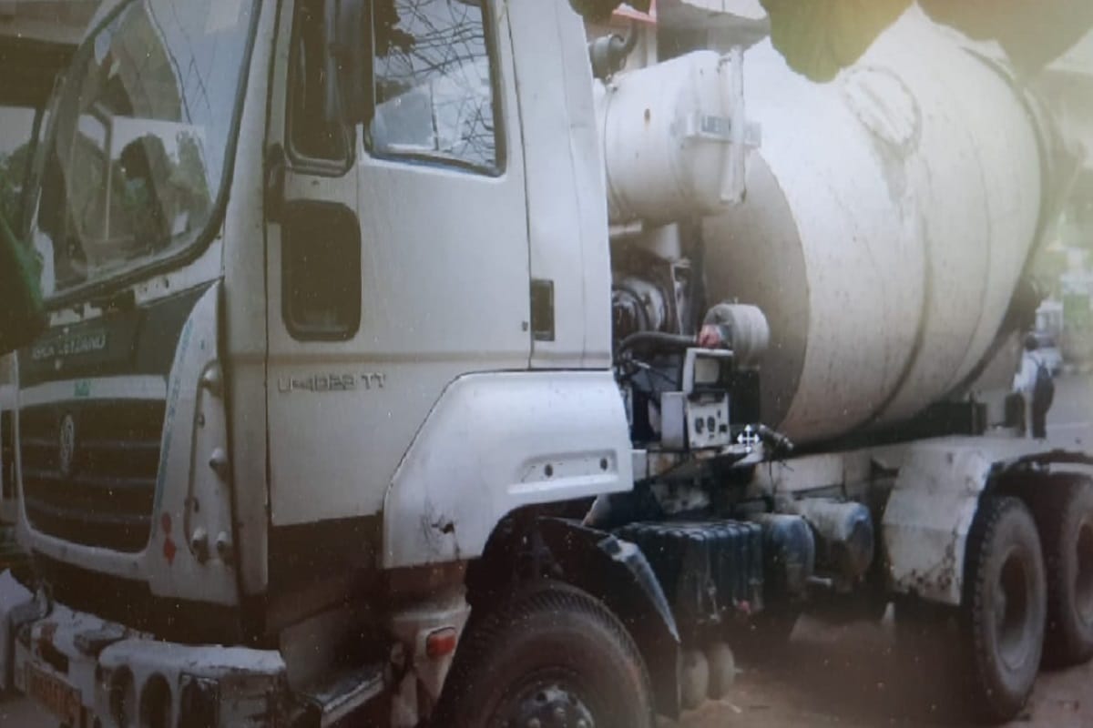 Meerut News: Speeding truck crushed a bike-riding doctor