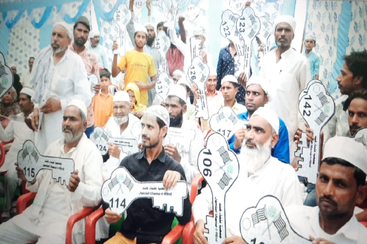 Muzaffarnagar Riots 2013: 66 victims families got the house and Maulana Arshad Madani handed over the keys