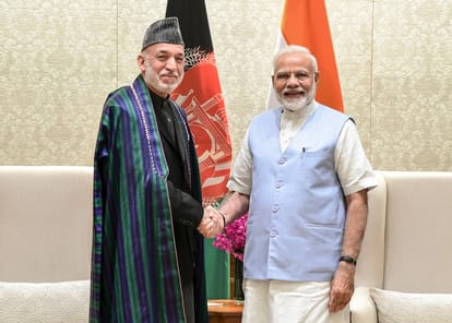 प्रधानमंत्री मोदी और अफगानिस्तान के पूर्व राष्ट्रपति हामिद करजई