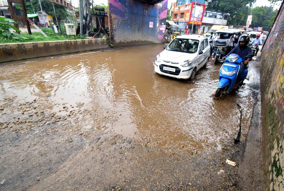 If damaged roads are not built in 15 days, then action will be taken - Commissioner