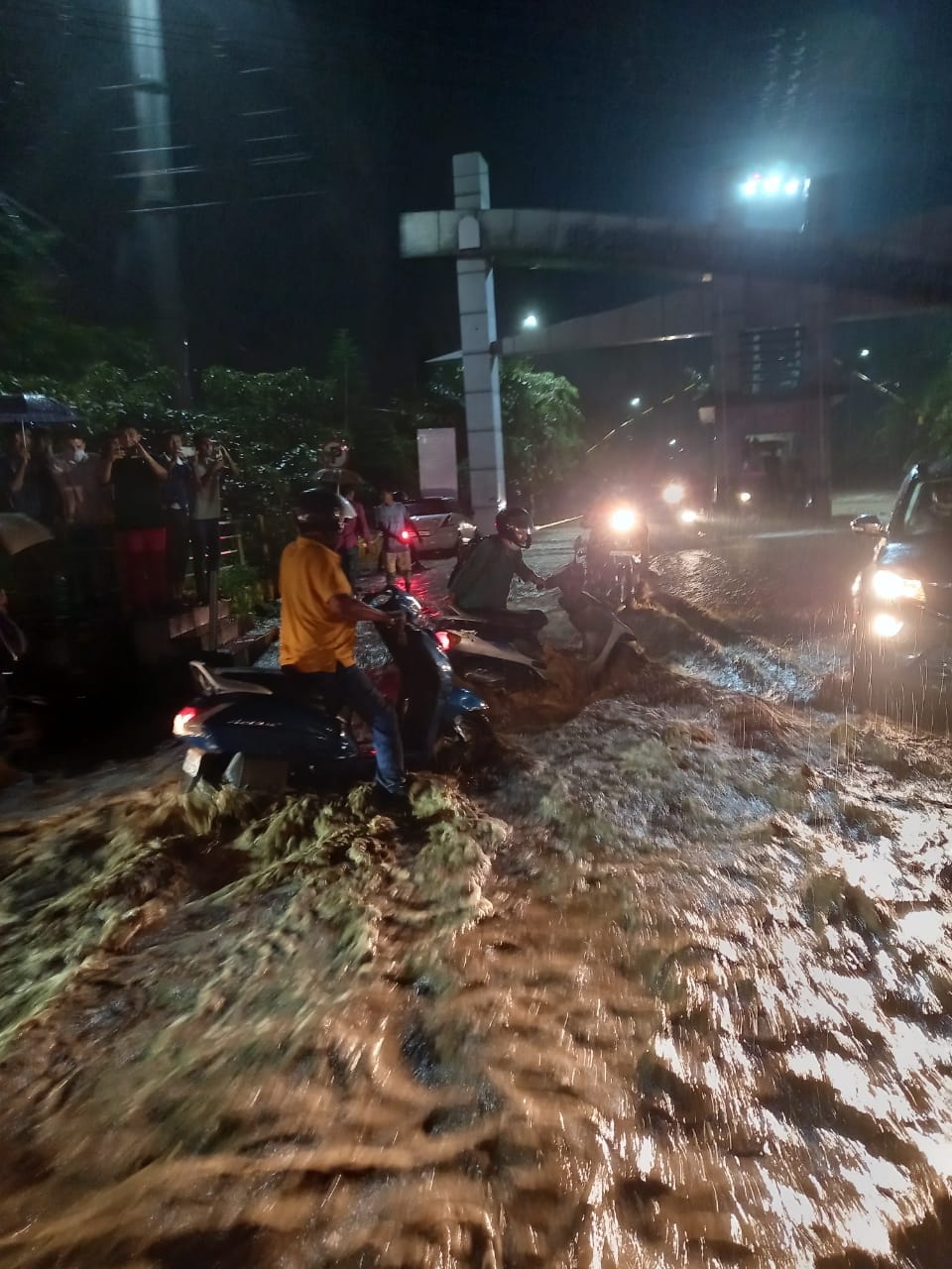 Uttarakhand Monsoon Update Today: cloud burst in dehradun santala devi area, watch photos