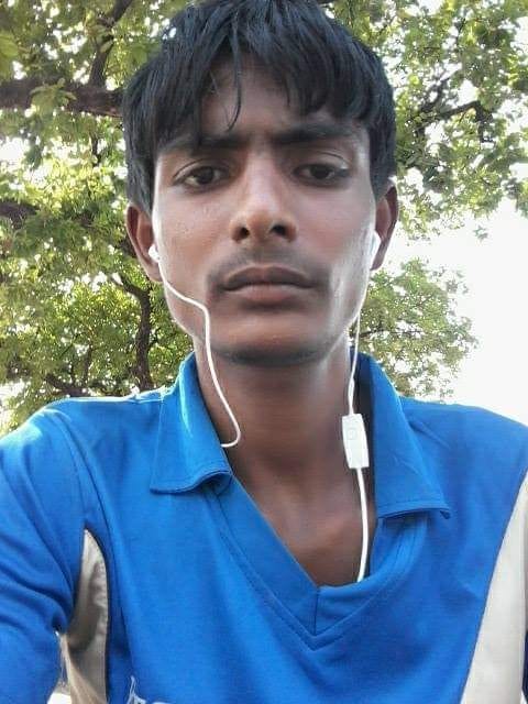 The young man gave his life by hanging on the tree