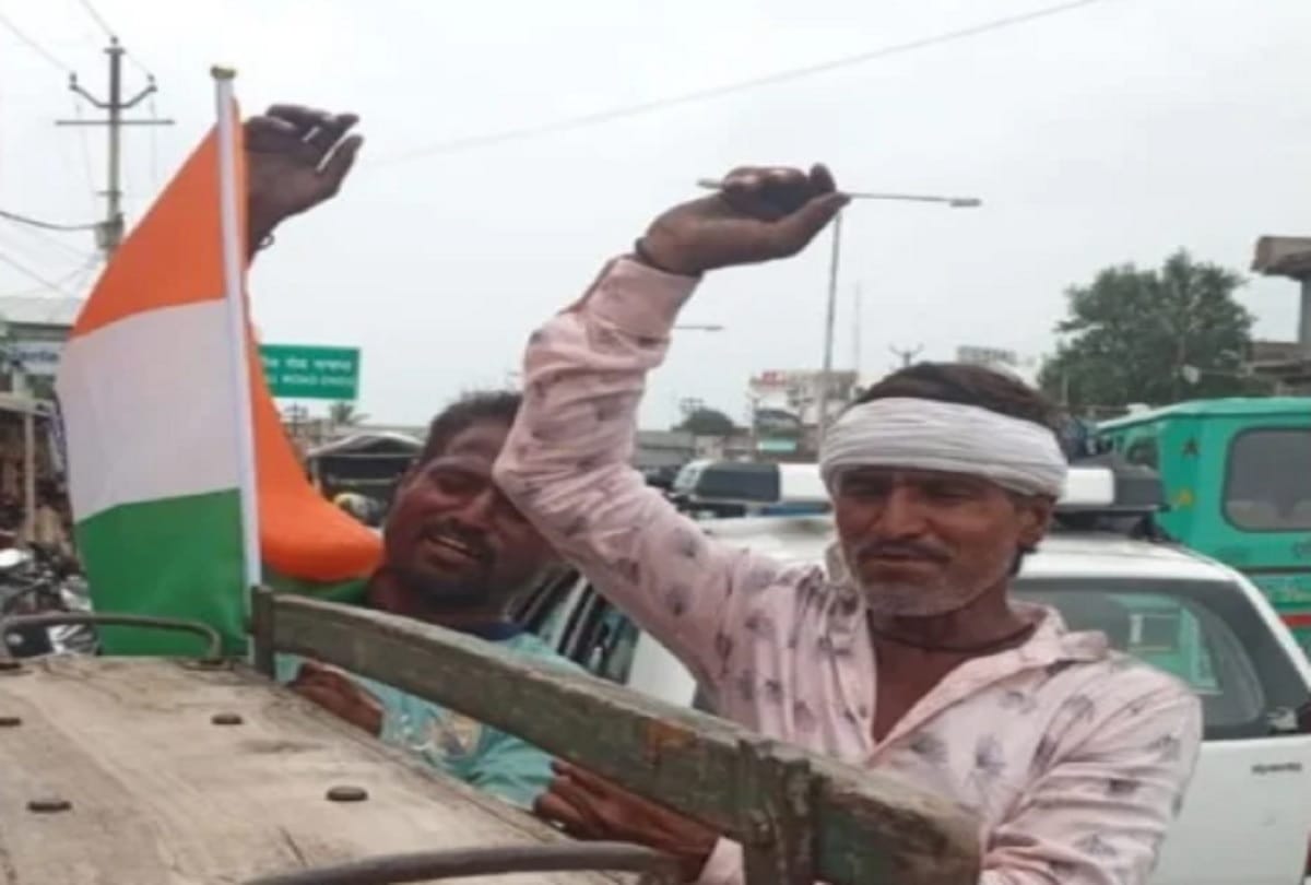 Video Viral: Tanga was running with the slogan of Pakistan's flag and Pakistan Zindabad, flags were raised in the police station ...