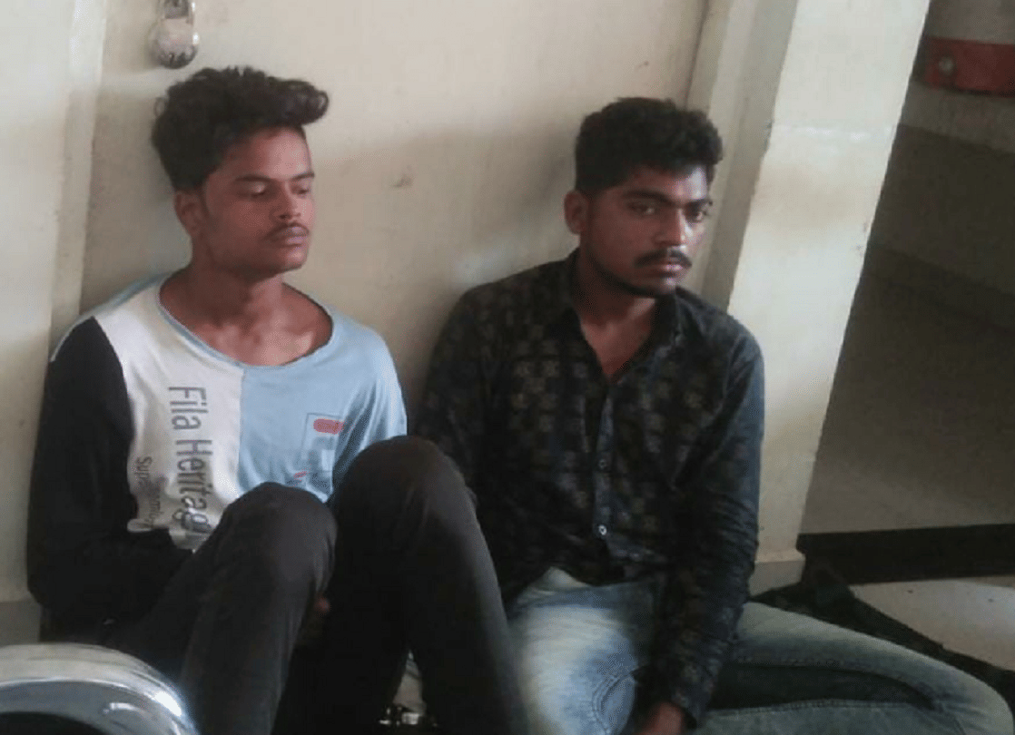madhya pradesh satna Young Man beaten by goons says godsake please leave me