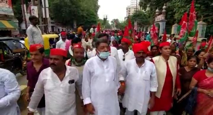 samajwadi party start Jan Aakrosh Yatra in varanasi amid up election 2022 sp leaders attack on BJP