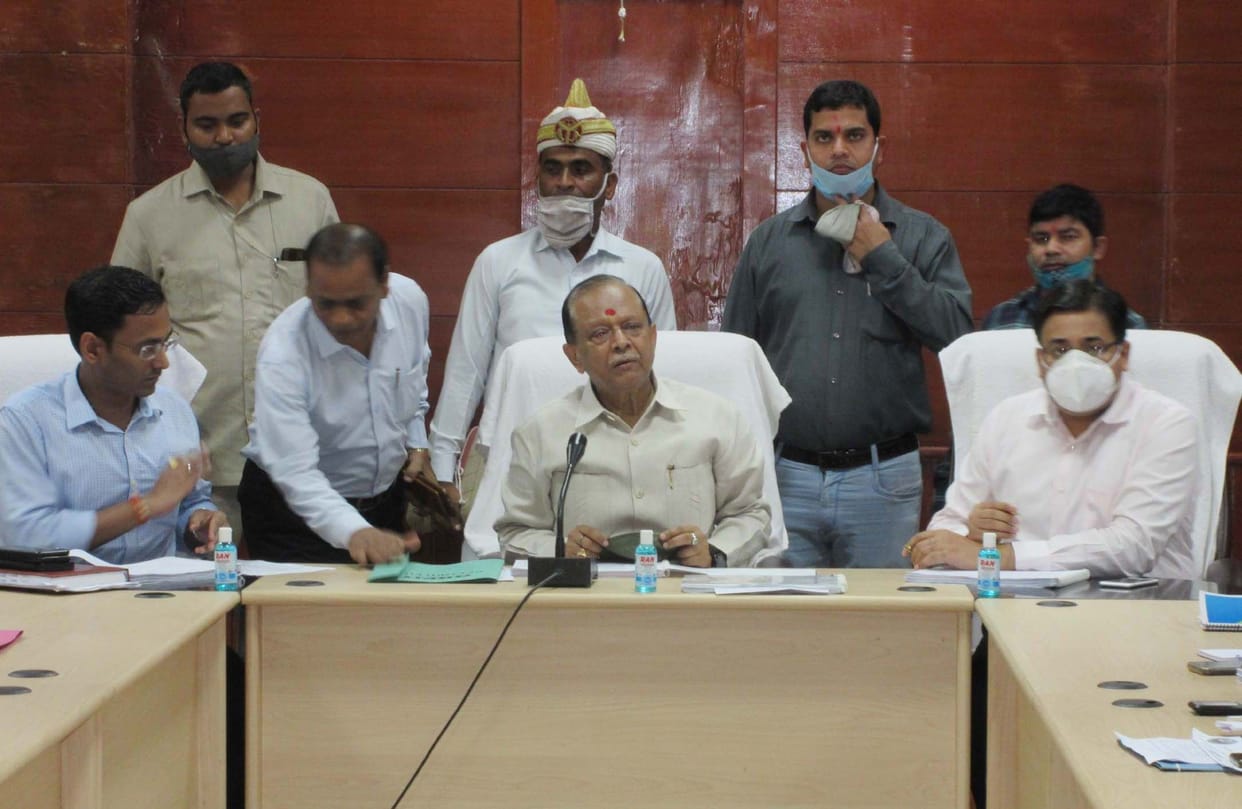 Cabinet minister Moti Singh furious over delay in works, reprimanded officers in review meeting