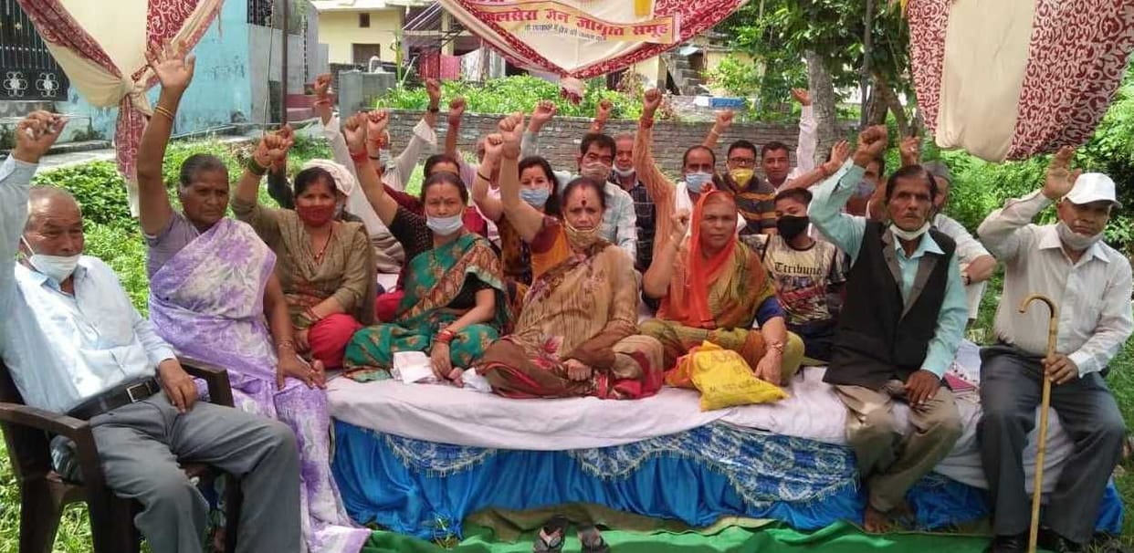 The agitation will continue till the way for the construction is cleared