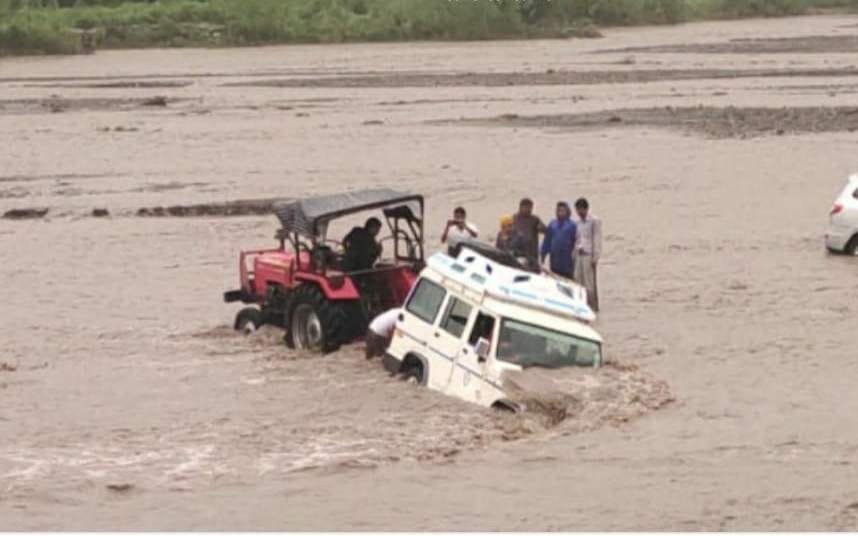 Bolero stuck in Bean river for two hours