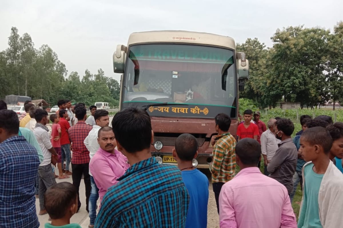 a labourer died in a bus in Barabanki.