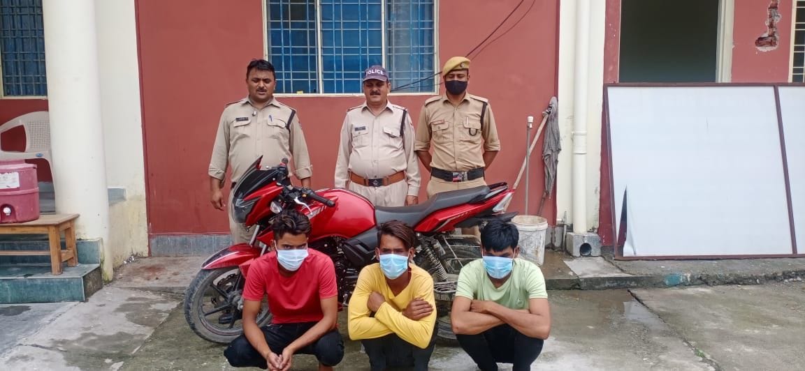Three youths arrested with stolen bike