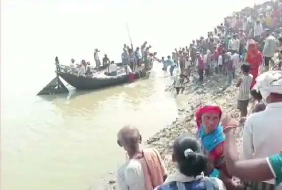 Boat Sinks In Gandak River in Bagaha Of Champaran, 20 Out Of 25 Passengers Missing