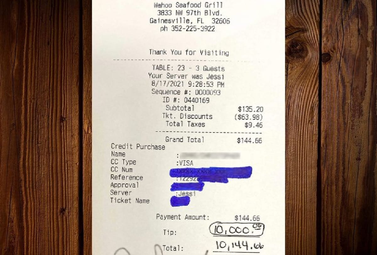 America Florida person gave 10,000 dollars tip to restaurant staff know what was the reason behind this