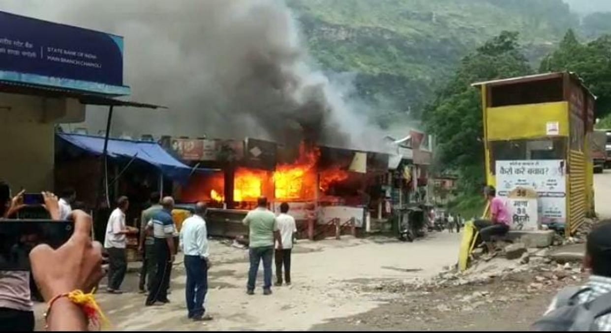 uttarakhand news: Fire breaks out in sweets shop at Chamoli market, 11 shops burnt