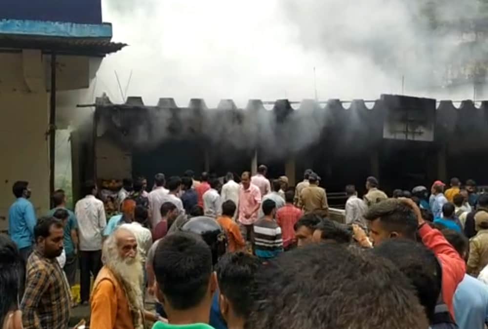 Badrinath Highway: Fire Broke Out in Sweet shop at chamoli market after Cylinder Blast photos