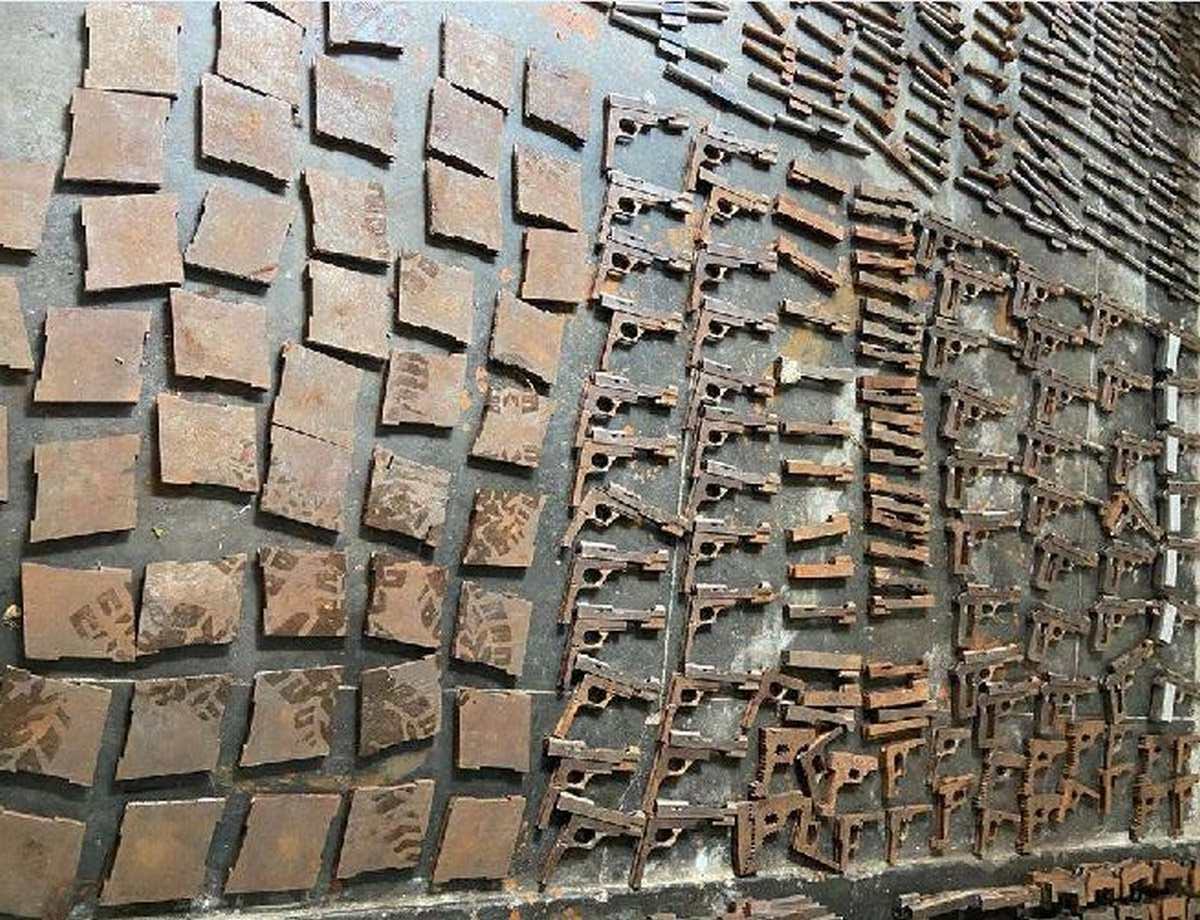 Gorakhpur and Bihar STF raided with police at illegal arms factory in mau nine people arrested including women yet