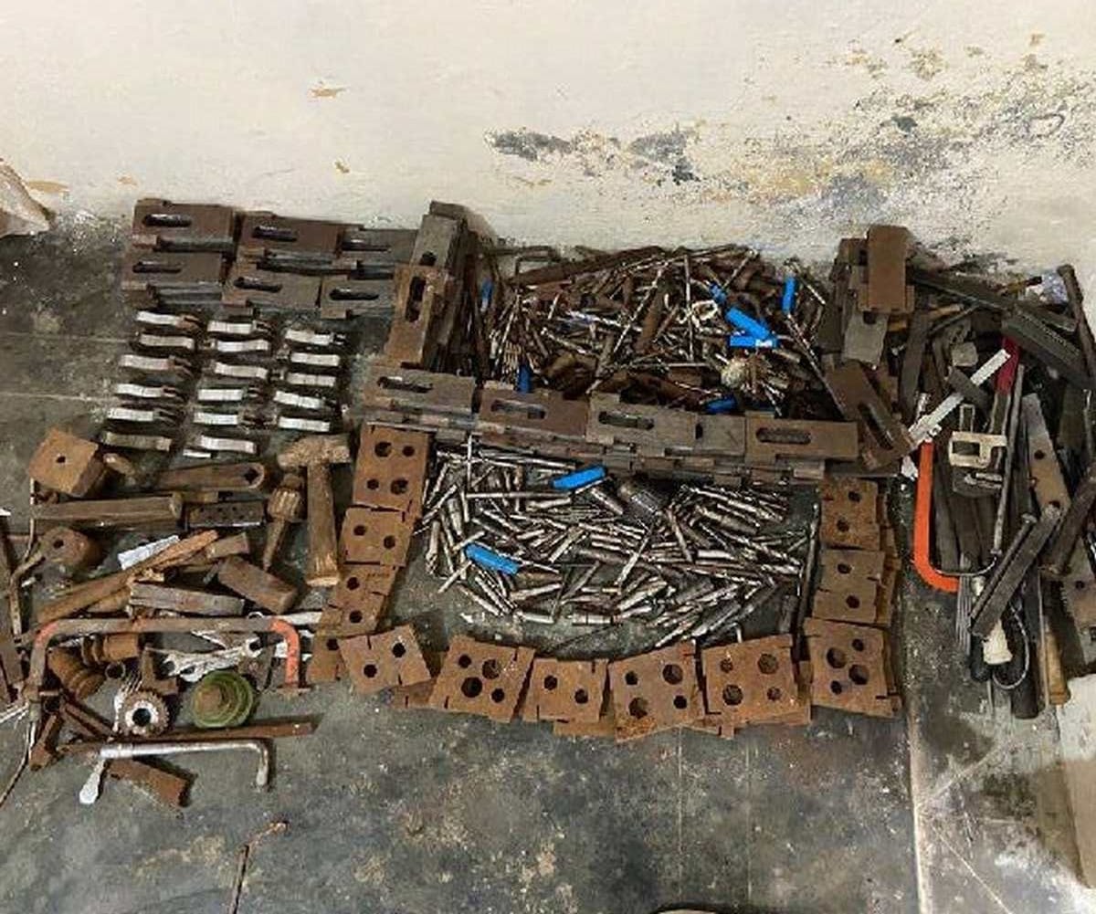 Gorakhpur and Bihar STF raided with police at illegal arms factory in mau nine people arrested including women yet