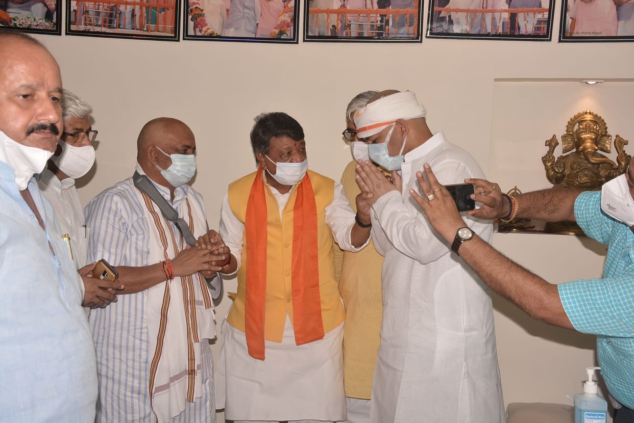 Yogi knows how to treat anti-national people well: Vijayvargiya