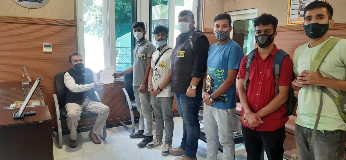 Looting being done in the name of fees in technical university: Mahesh