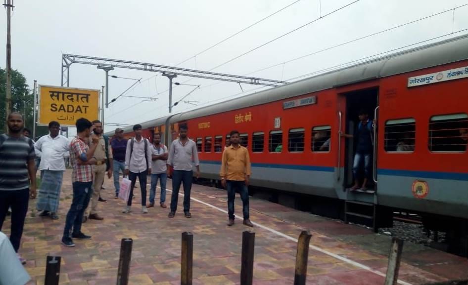 Dadar stood for one and a half hours due to engine failure
