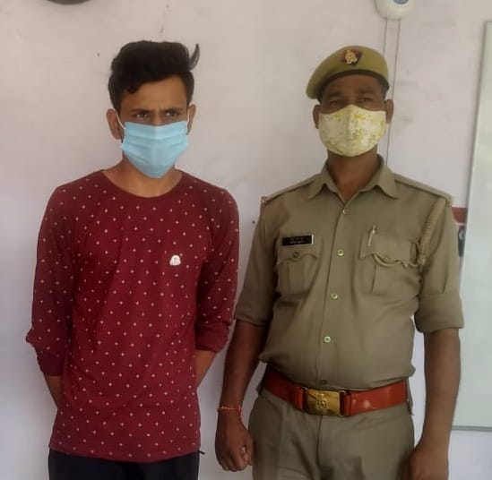 Mobile phone stolen from colleagues in factory, employee arrested with 10 sets