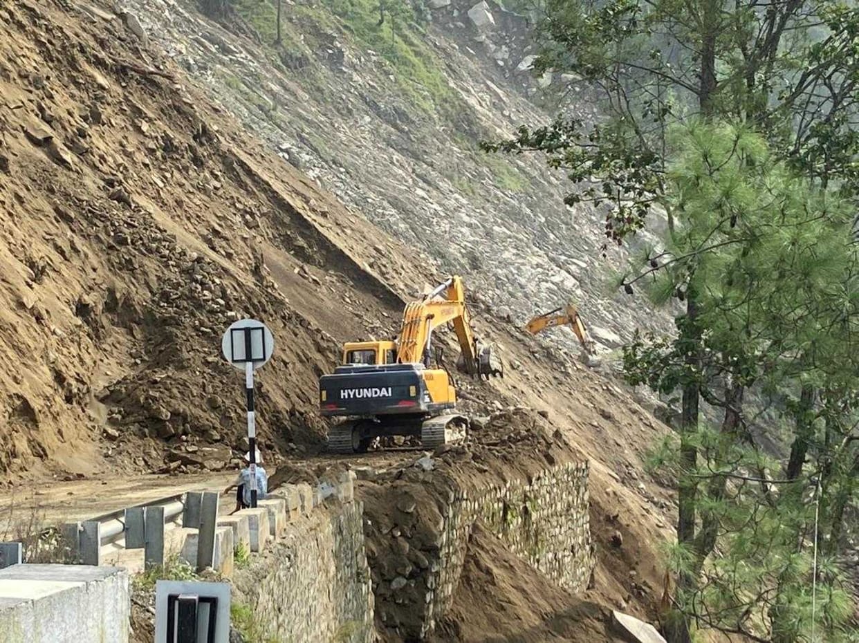Tanakpur-Pithoragarh Highway: the movement will be smooth after 25m. debris is cleared