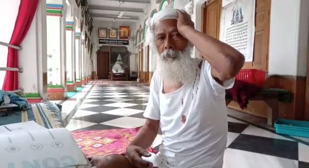 old kabirpanthi monk attacked on mahant of Kabir Chaura math varanasi police take accused  in custody