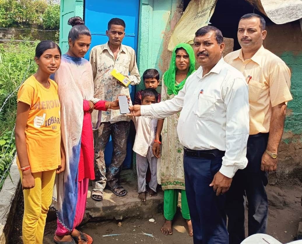 The head teacher himself donated mobiles by visiting the homes of needy children