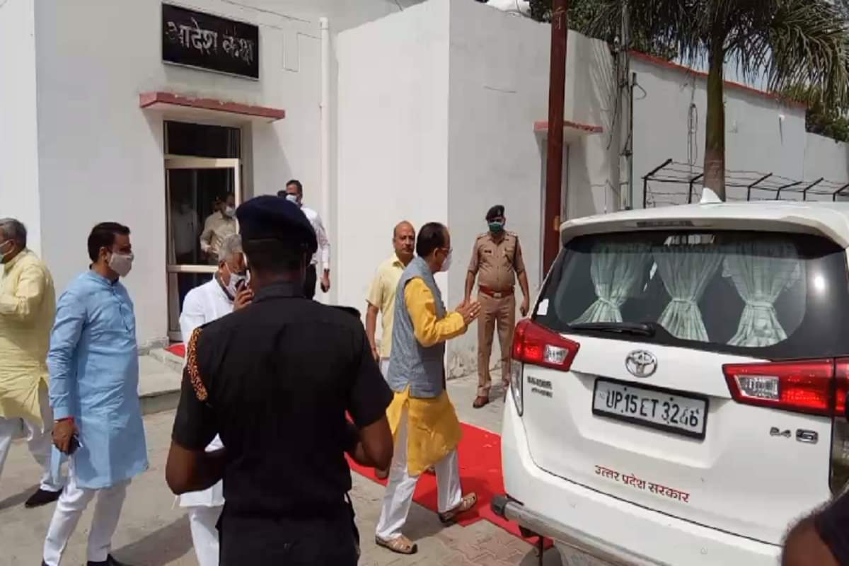 Meerut News: Minister of state Ajay Bhatt has target on Mulayam and Akhilesh Yadav for is not homage of Kalyan Singh