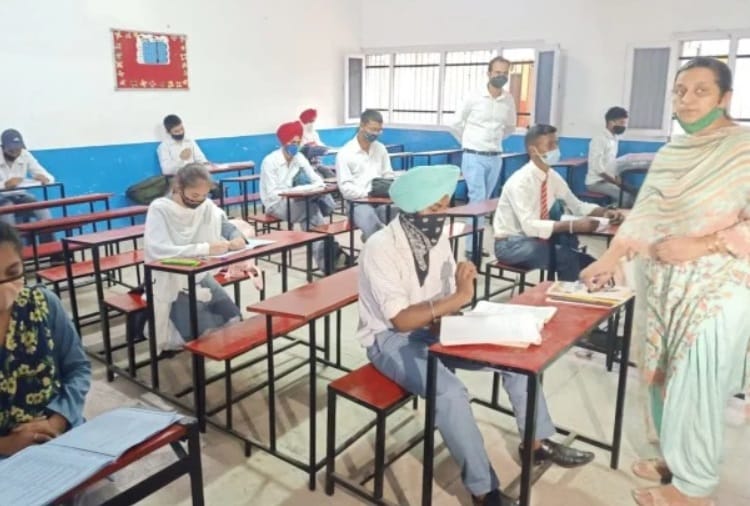 60 Percent students is came to school opened after corona in Mohali