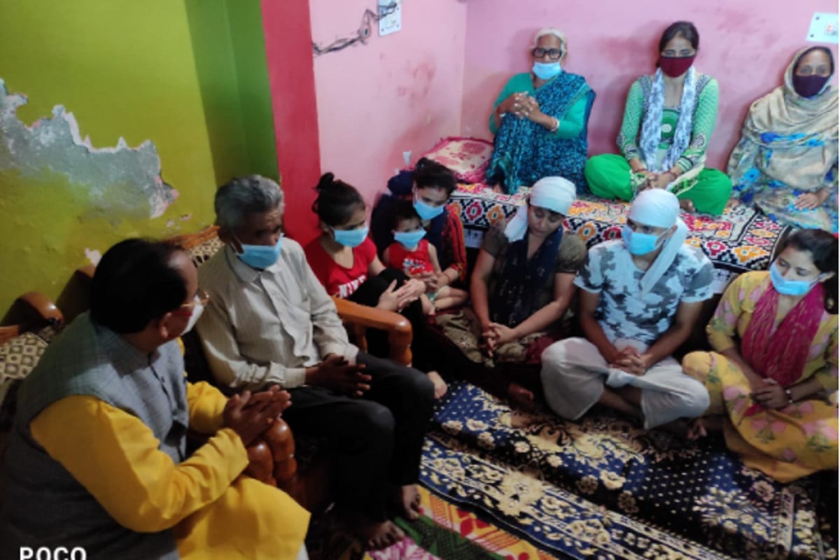 Union State Defense Minister Ajay Bhatt reached Meerut and consoled the families of martyr Subedar Ram Singh