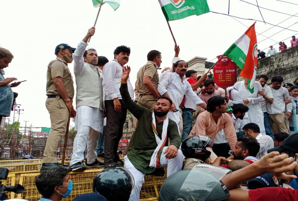 Uttarakhand Assembly Monsoon Session 2021: Congress MLAs Reached Vidhan Sabha By sitting on tractor photos